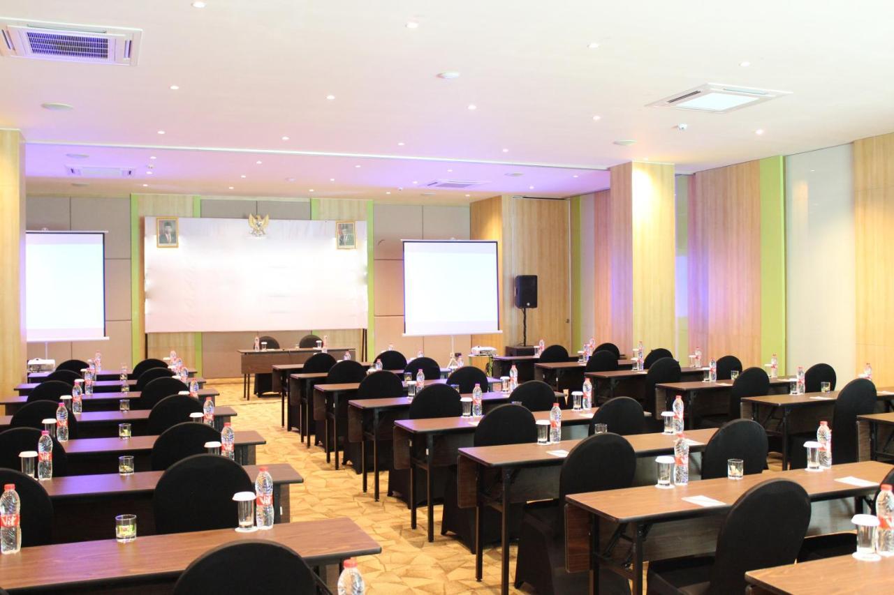 Zest Parang Raja Solo By Swiss-Belhotel International Bonorejo Exterior foto